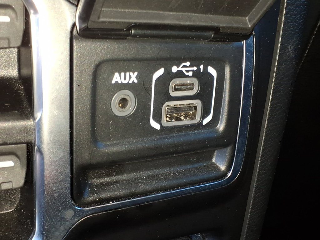 Used 2020 Ocean Blue Metallic Jeep Unlimited Rubicon image 11