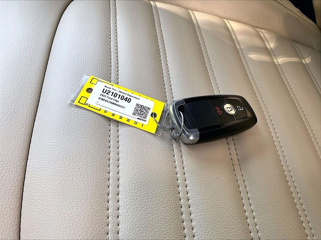 Used 2022 White Ford SEL image 30