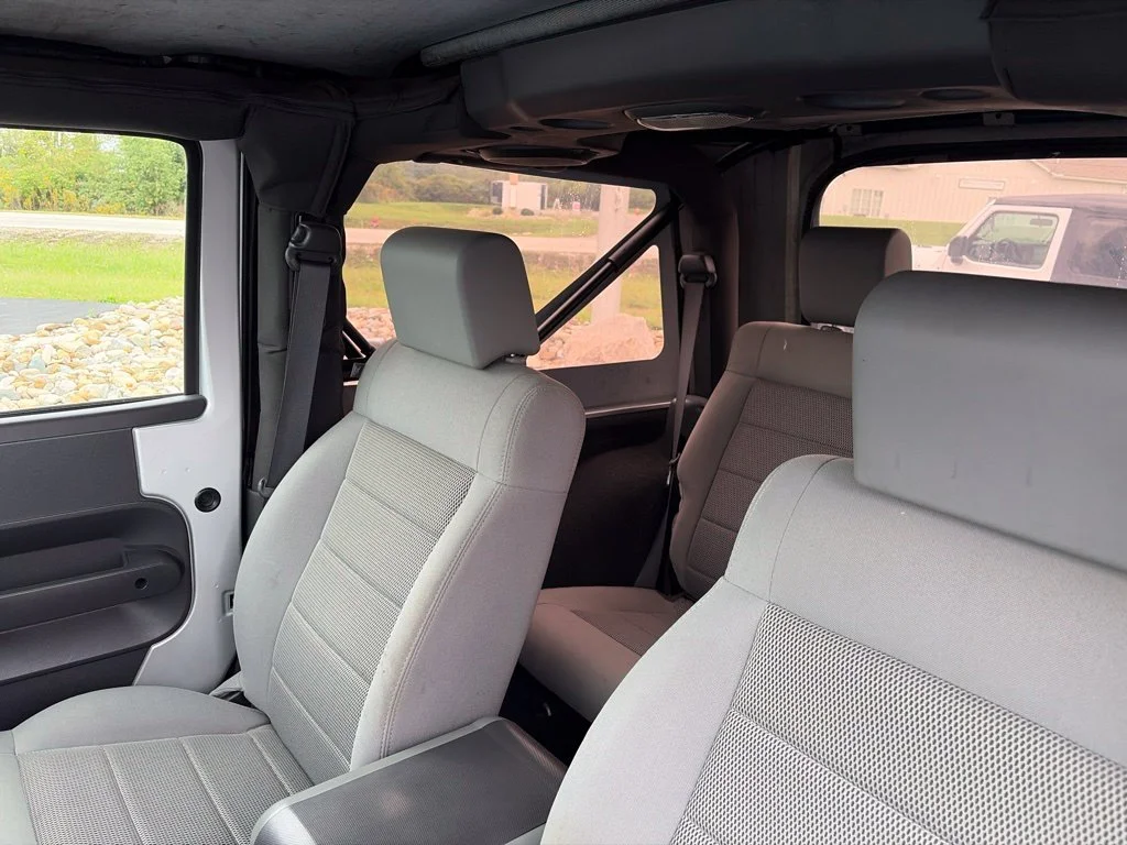 Used 2009 Silver Jeep Sahara image 14