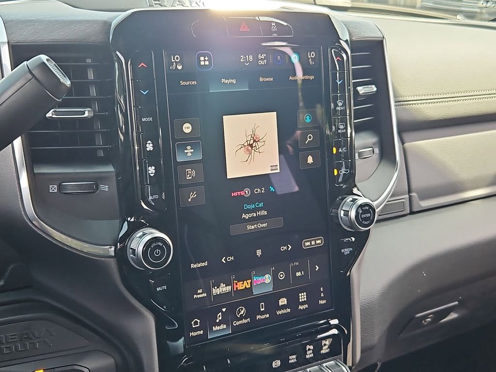 New 2026 Diamond Black Crystal Pearl-Coat Exterior Paint RAM Laramie image 22