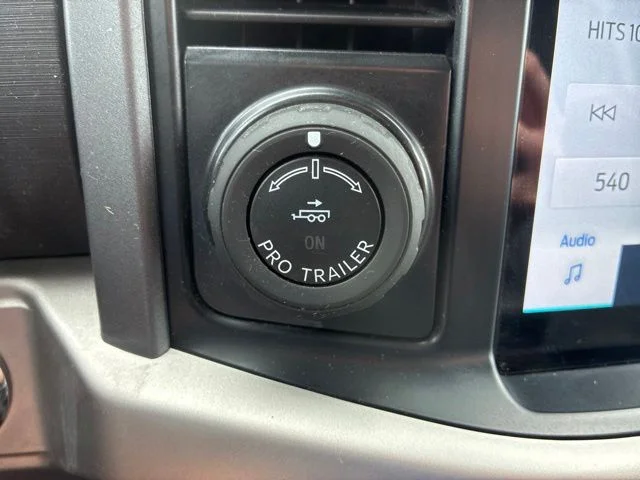 Used 2022 Oxford White Ford XLT image 36