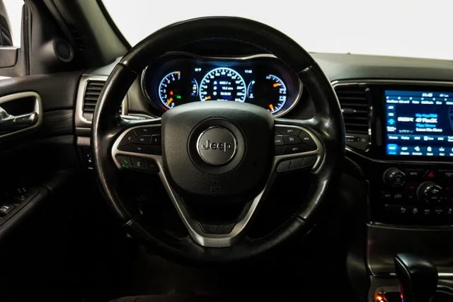 Used 2022 Black Jeep Laredo E image 14