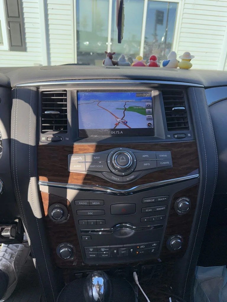 Used 2018 Black Nissan SL image 2