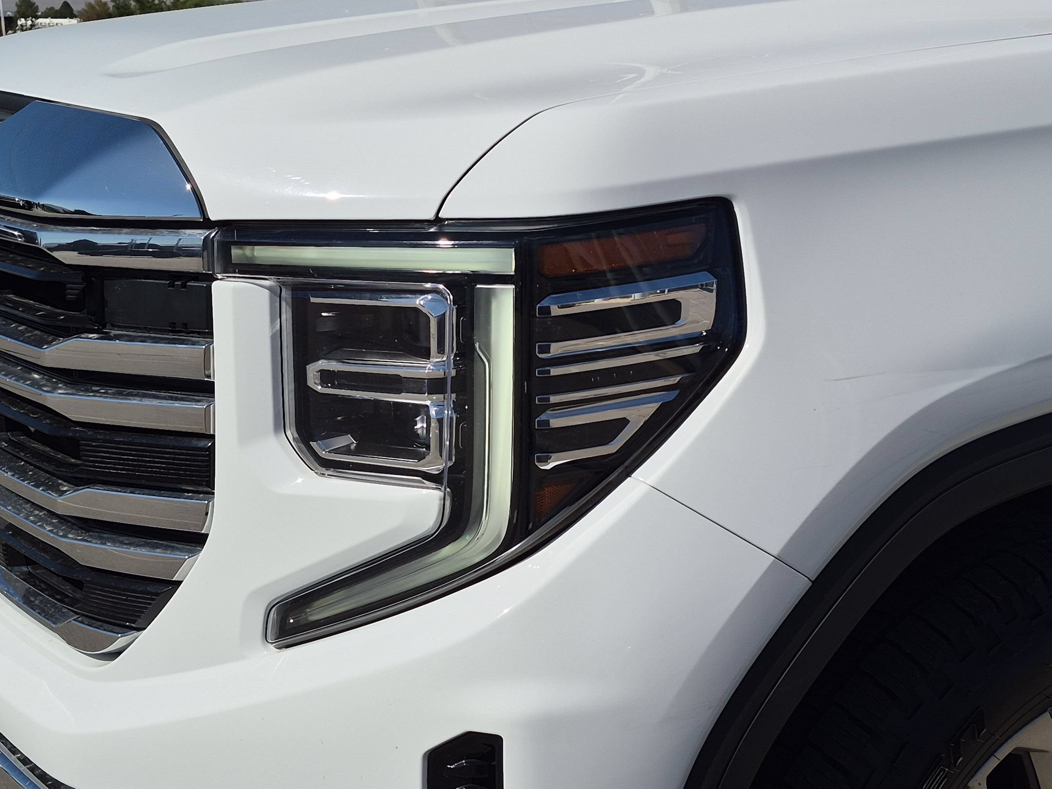 Used 2022 Summit White GMC SLT image 10