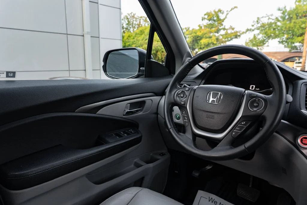 Used 2017 Blue Honda EX-L image 12