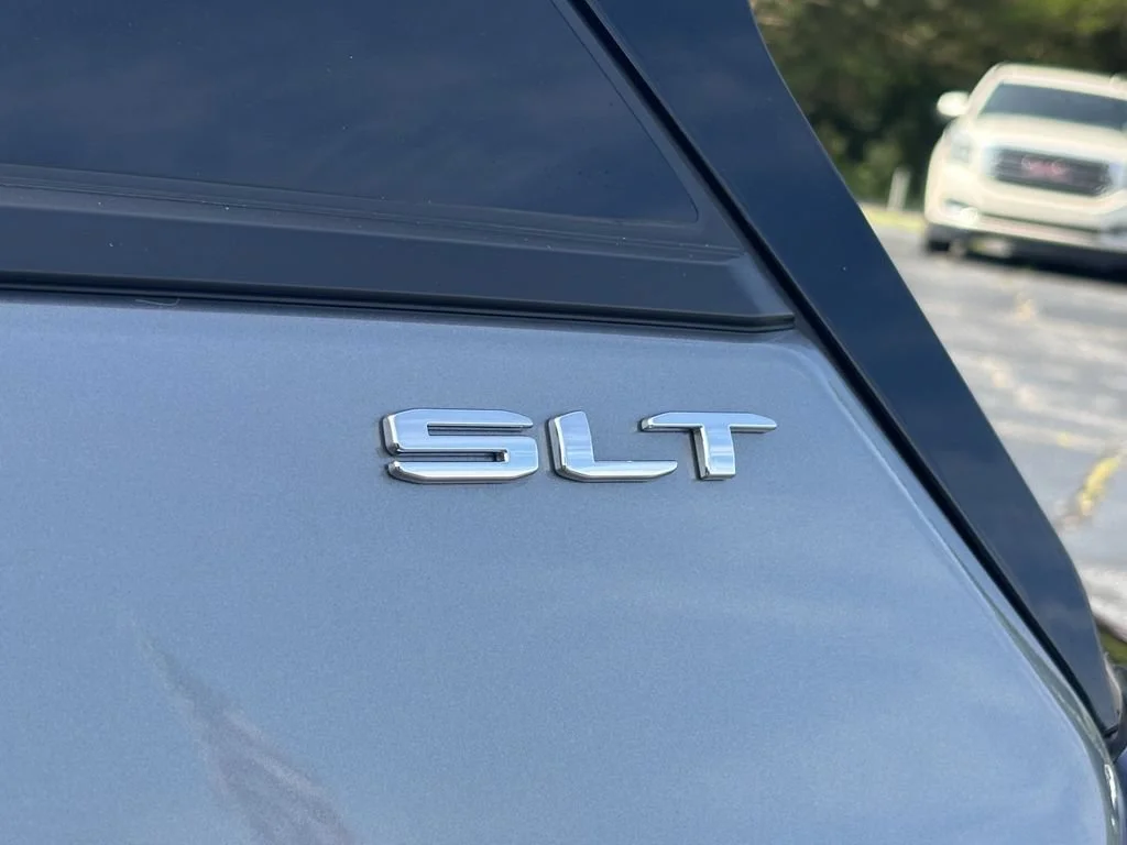 Used 2023 STERLING METALLIC GMC SLT image 12