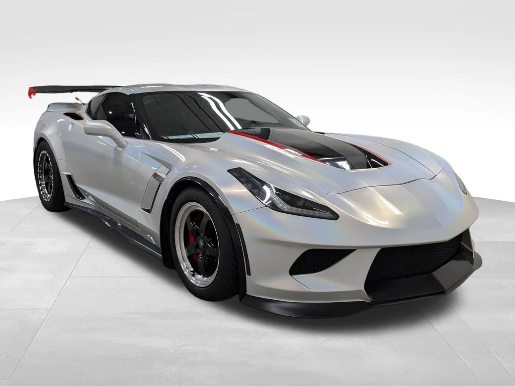 Used 2018 Arctic White Chevrolet Z06 image 14