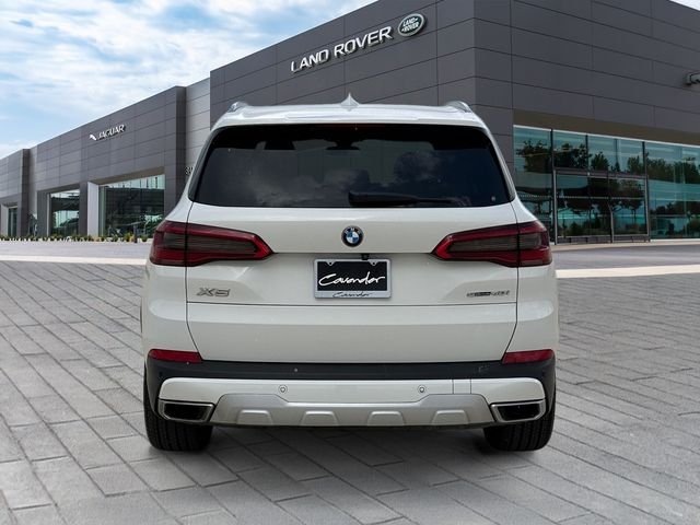 Used 2020 White BMW sDrive40i image 4