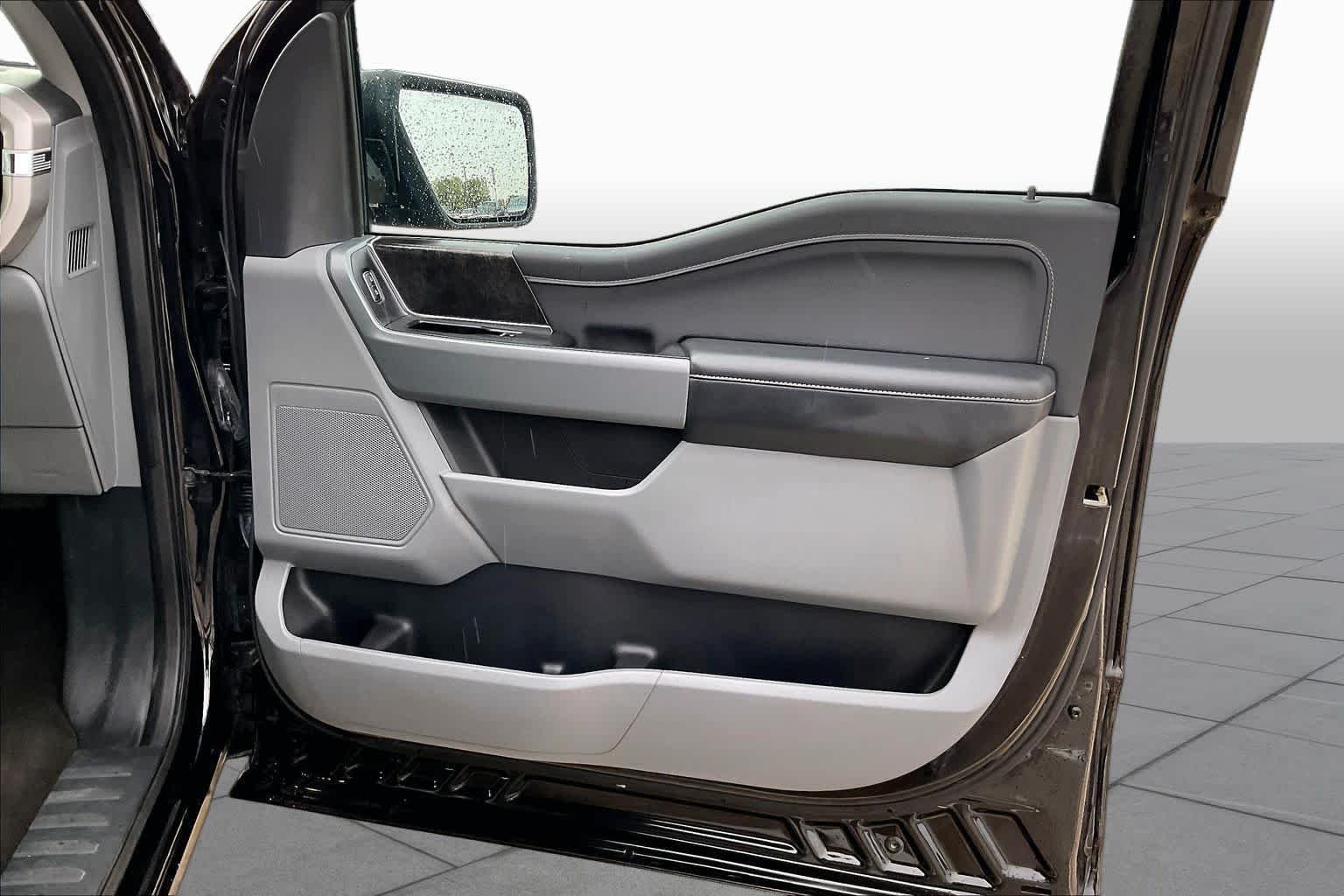 Used 2023 Agate Black Ford XLT image 22