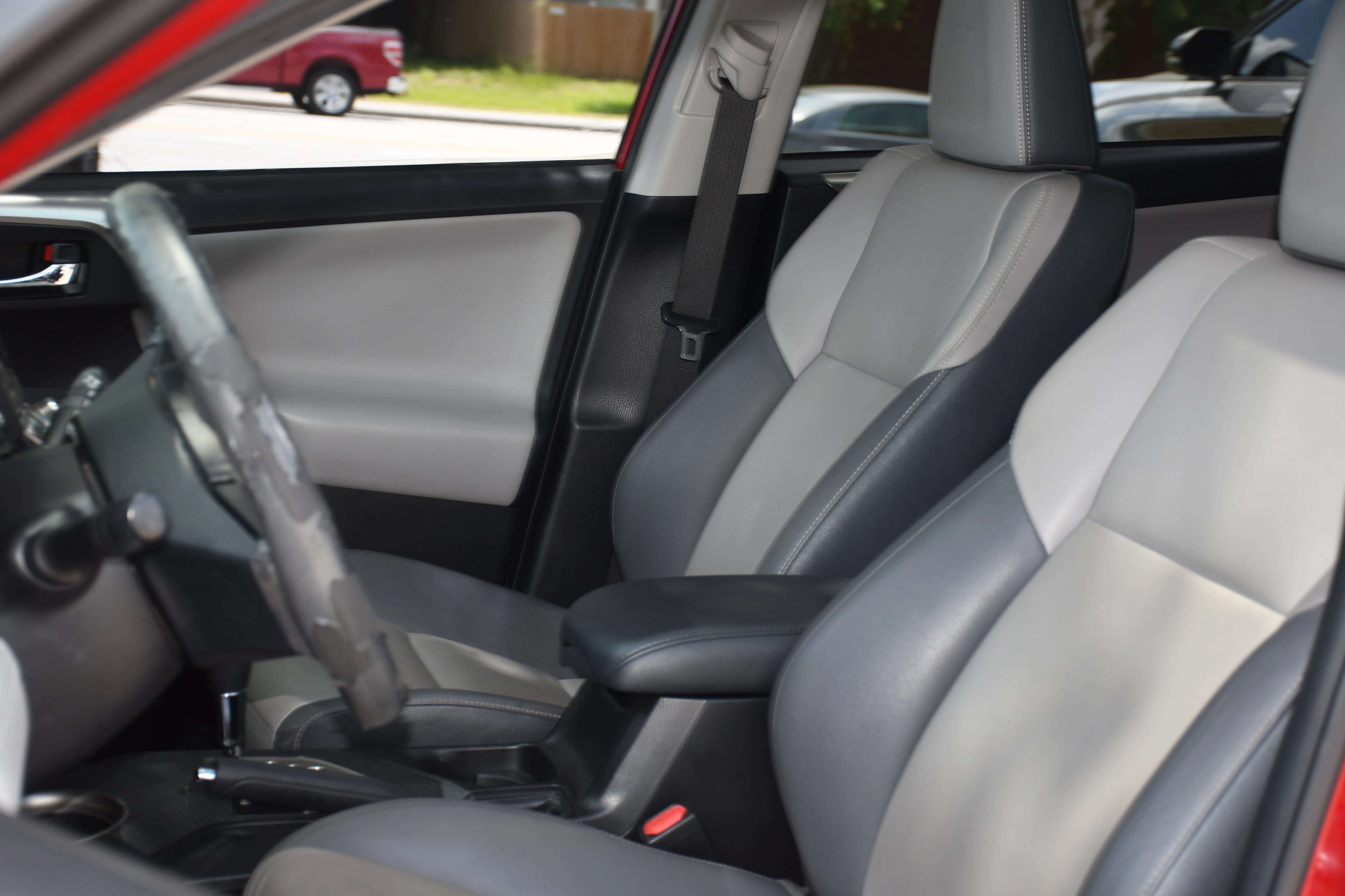Used 2015 Red Toyota Limited image 13