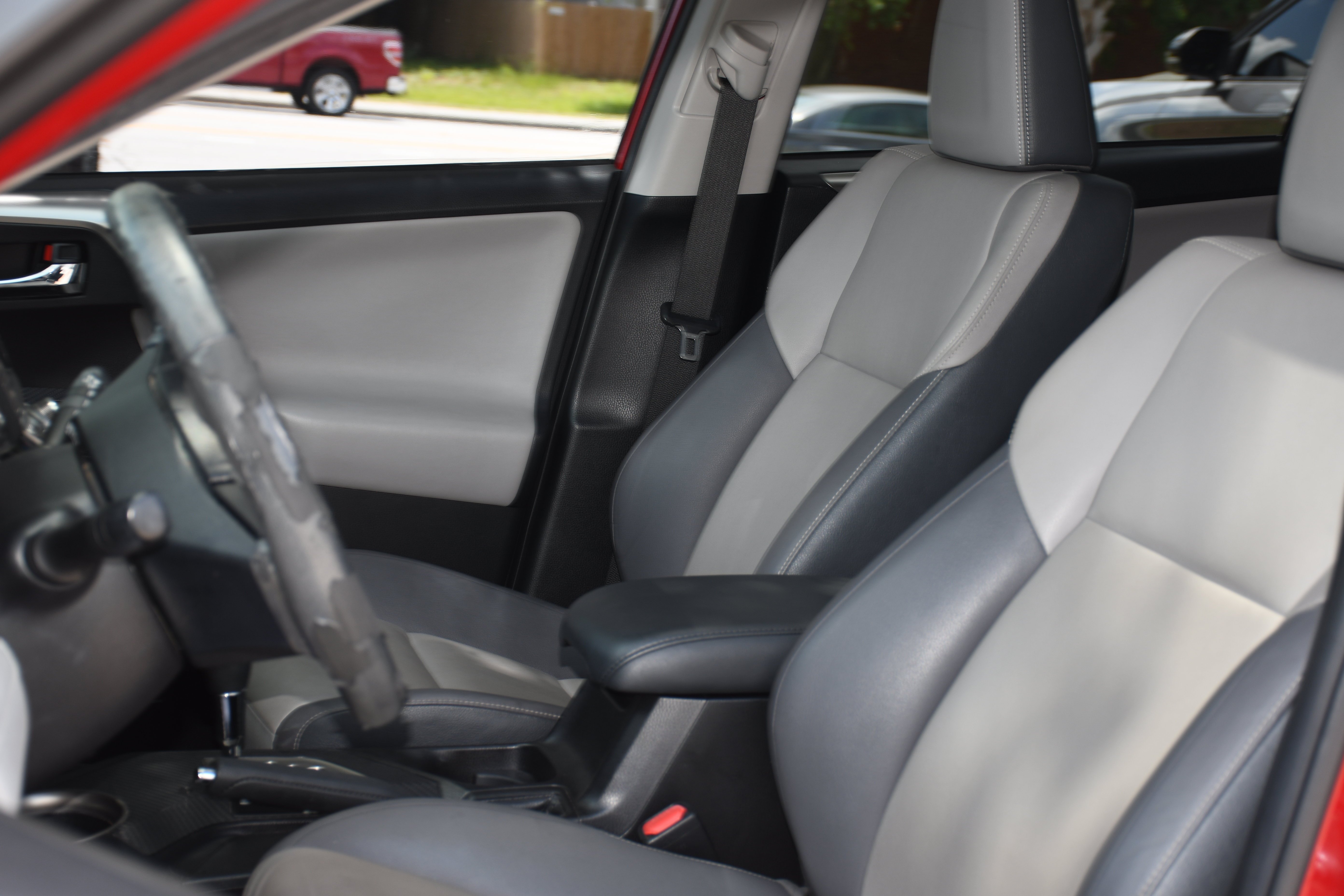 Used 2015 Red Toyota Limited image 12