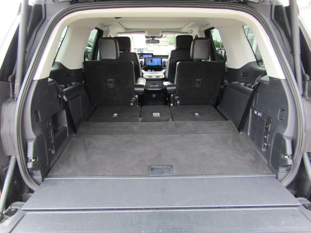 Used 2025 Black Ford Platinum image 36