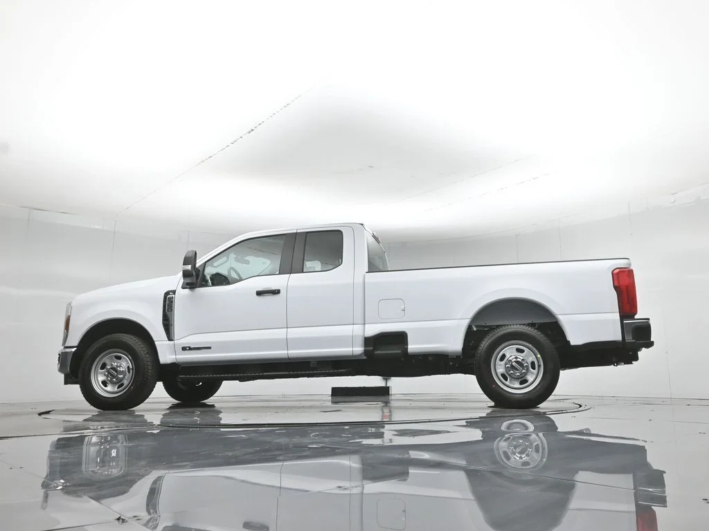 New 2026 Oxford White Ford XL image 50