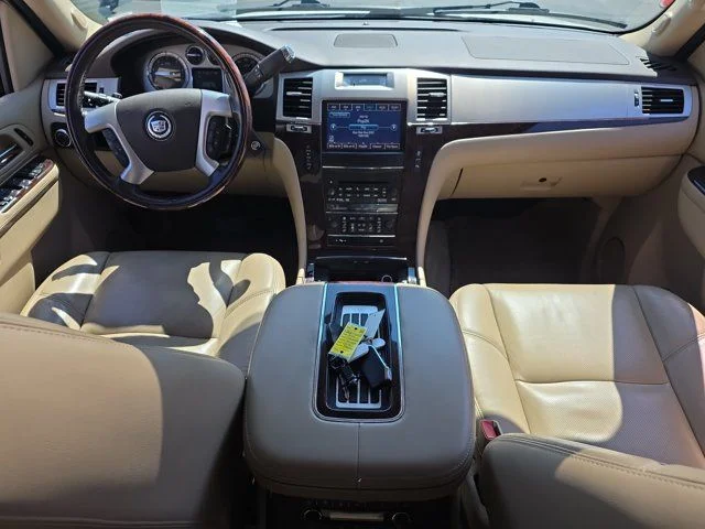 Used 2014 White Cadillac Premium image 11