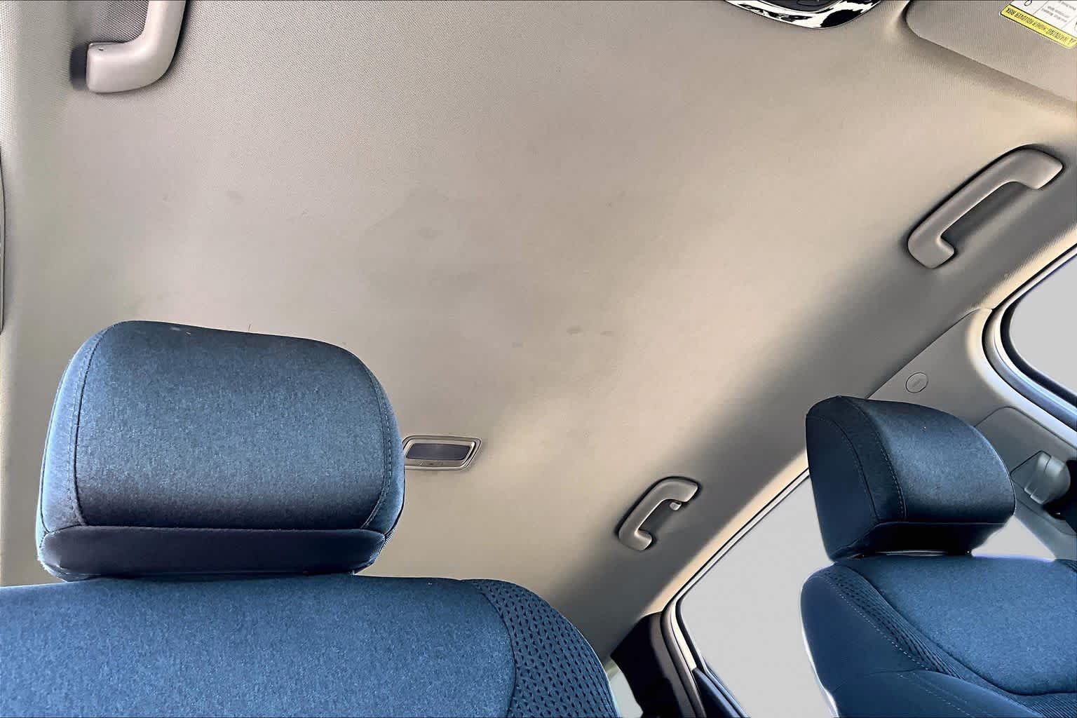 Used 2021 Shimmering Silver Hyundai SEL image 14