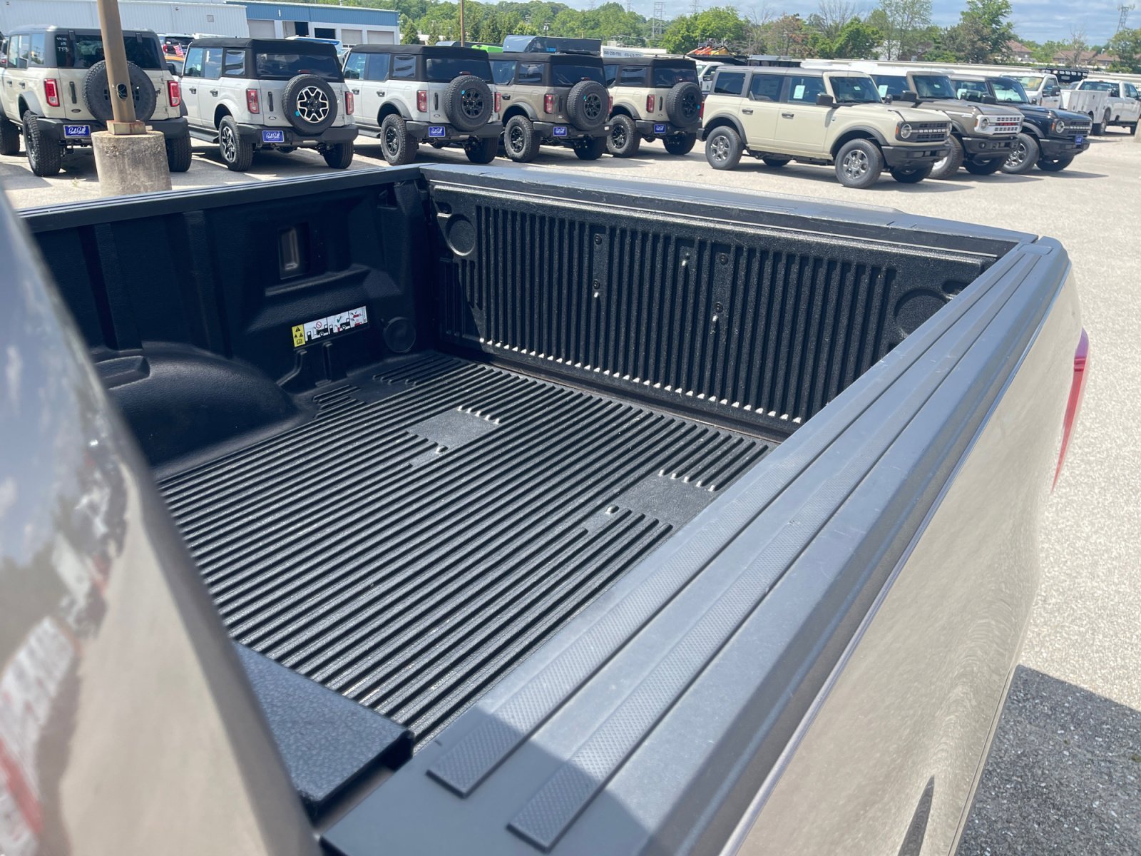 Used 2022 Stone Gray Metallic Ford XL image 17