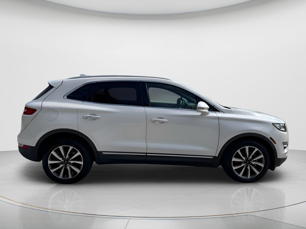 Used 2019 White Lincoln Reserve image 4