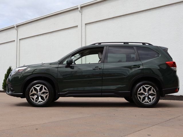 Used 2022 Green Subaru Premium image 4