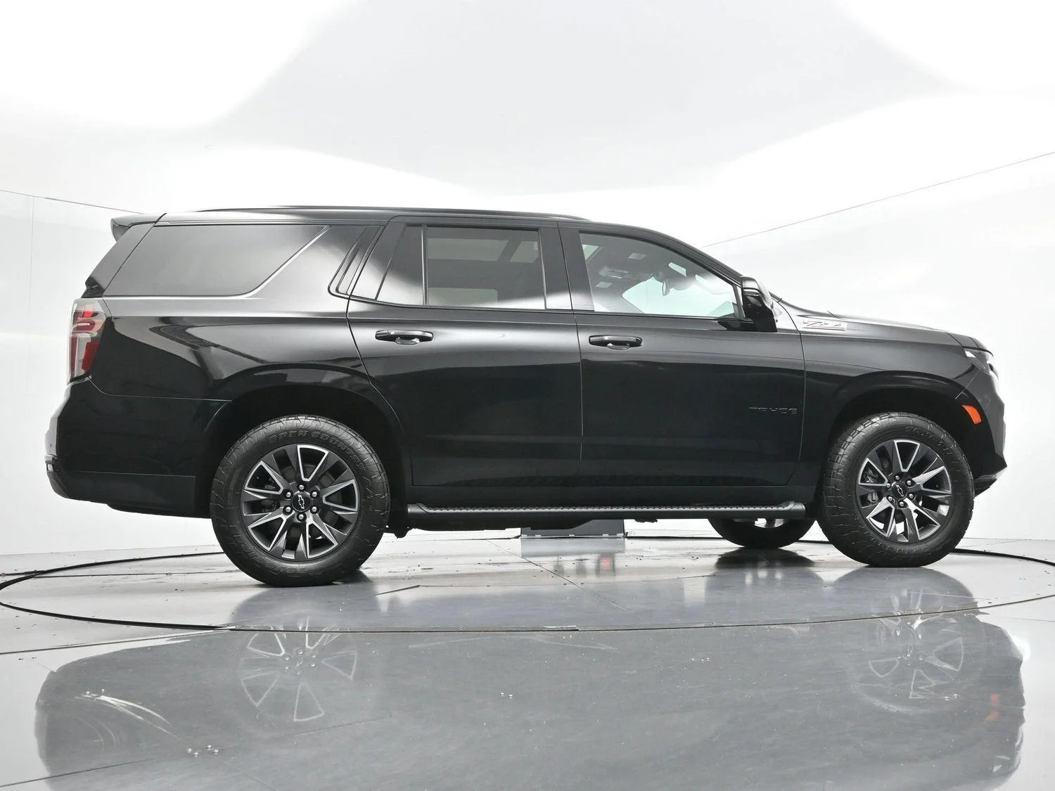 Used 2023 Black Chevrolet Z71 image 51