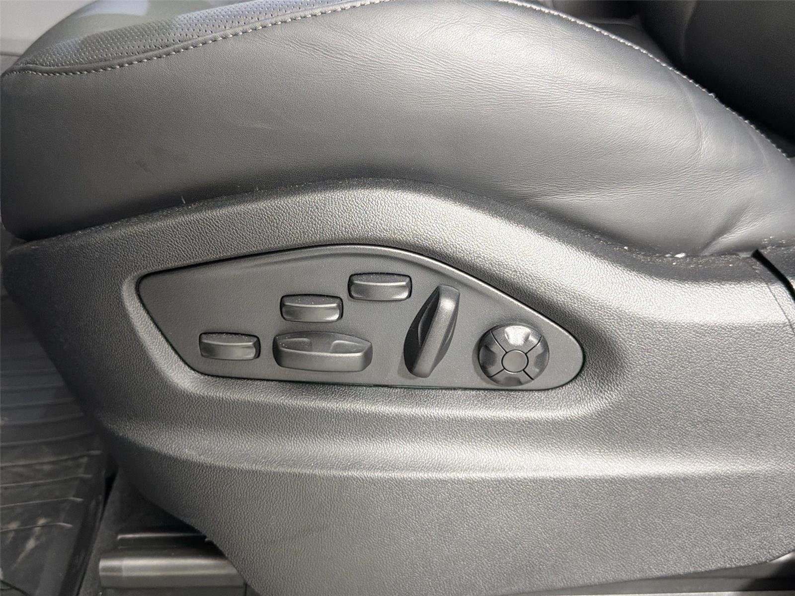 New 2025 Arctic Grey Porsche  image 32
