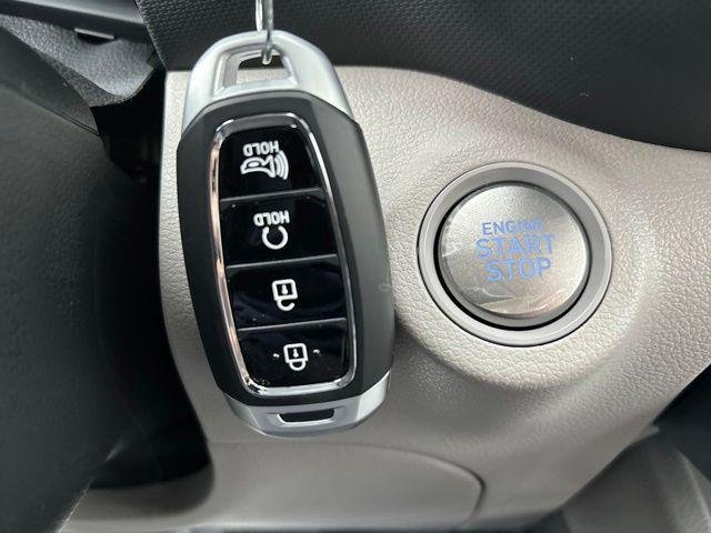 New 2026 Shimmering Silver Hyundai SEL image 55