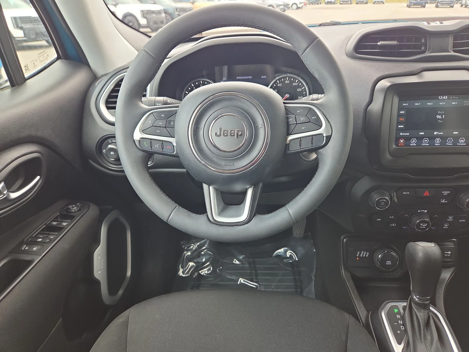 Used 2021 Bikini Metallic Clearcoat Jeep Latitude image 14