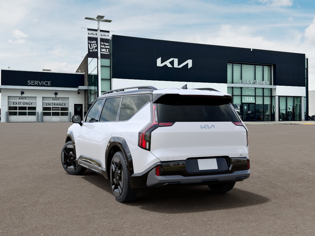 New 2026 White Kia GT-Line image 4