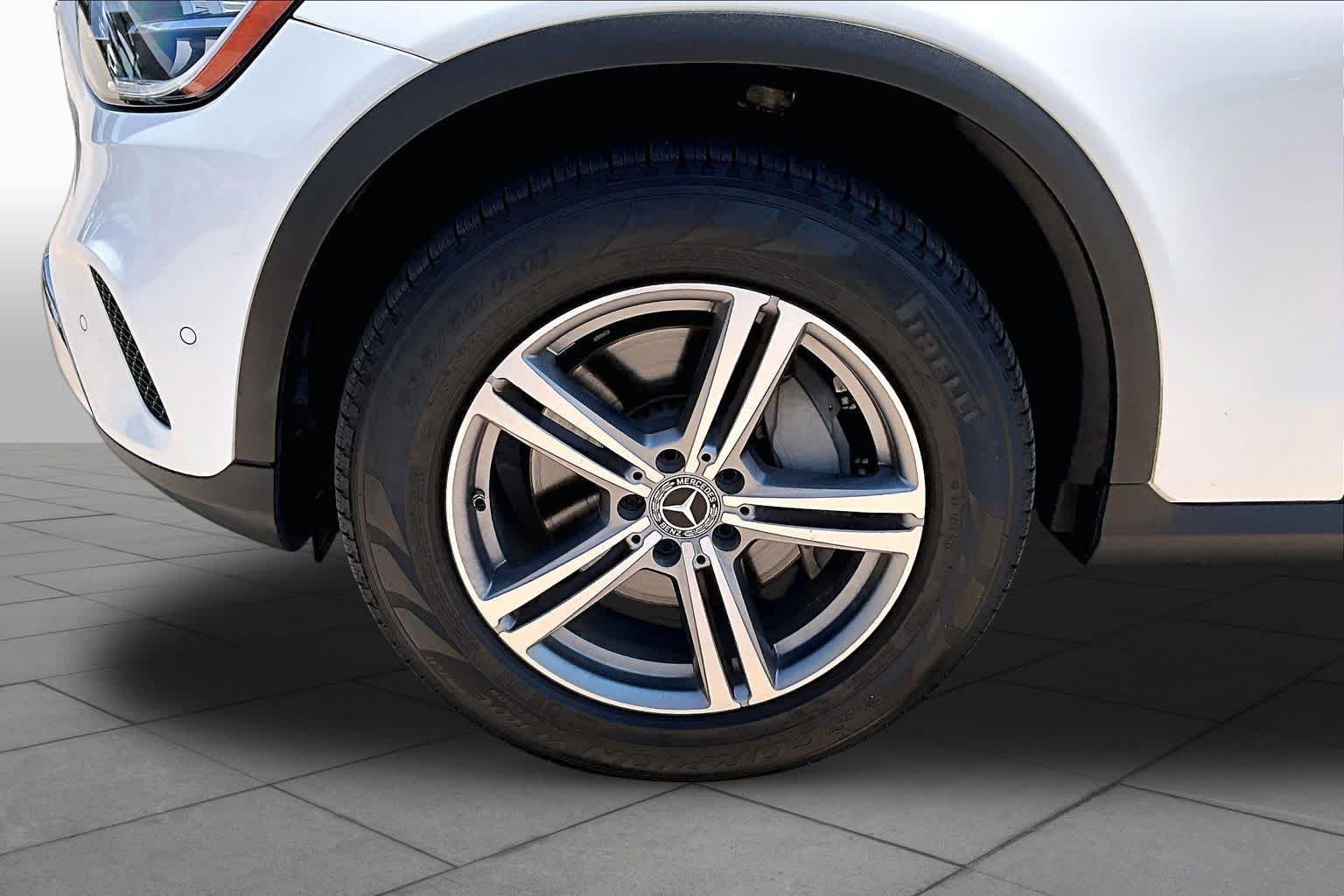 Used 2022 Polar White Mercedes-Benz GLC 300 image 10