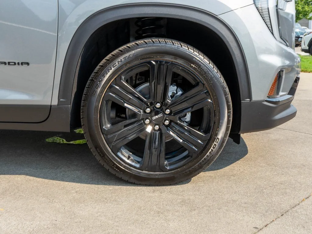 New 2026 Sterling Metallic GMC Elevation image 38