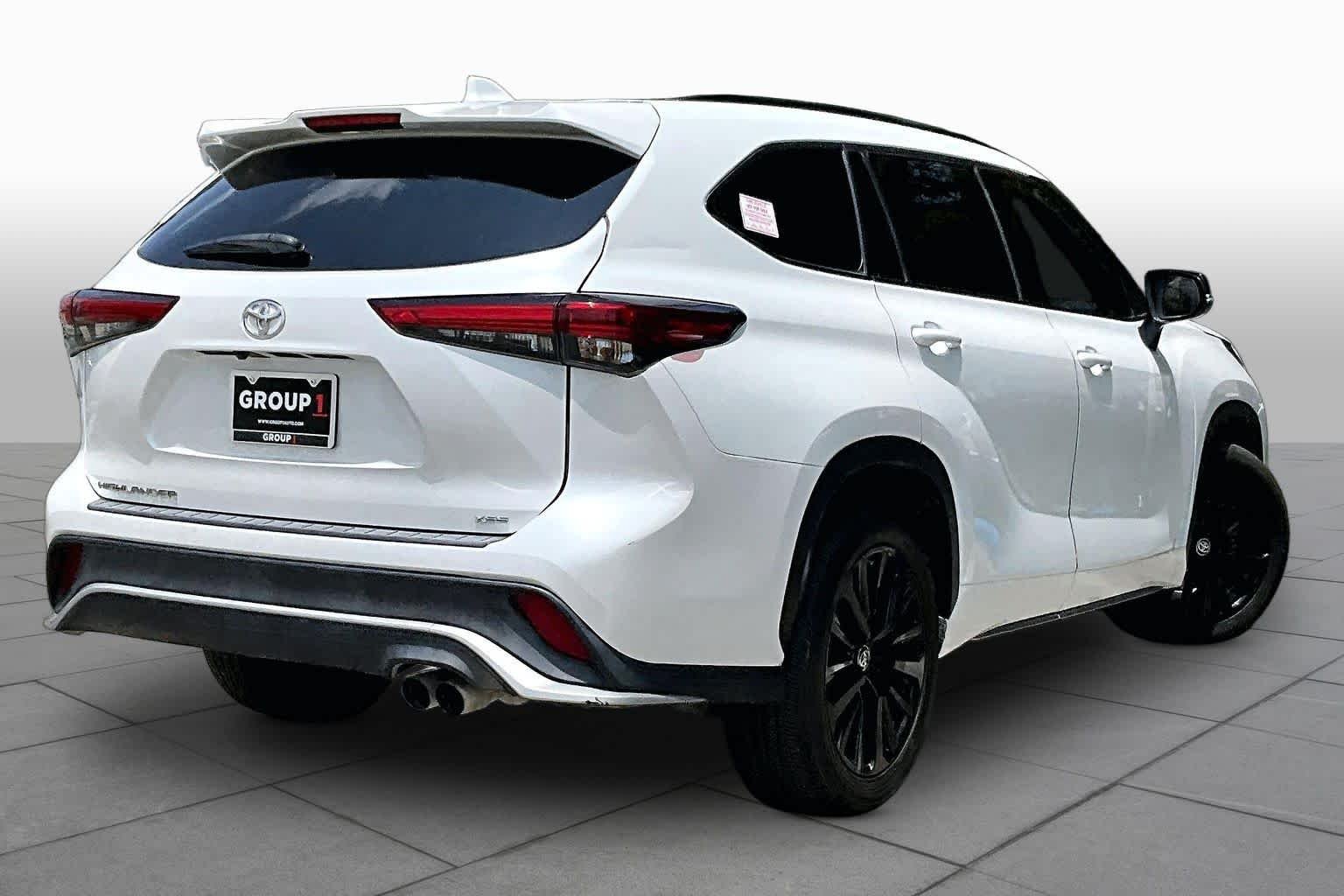 Used 2023 Wind Chill Pearl Toyota XSE image 12