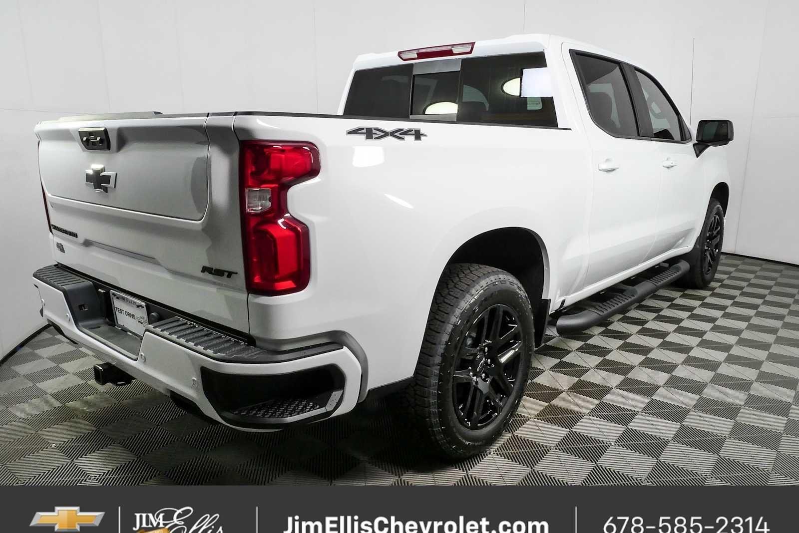 New 2026 Summit White Chevrolet RST image 3