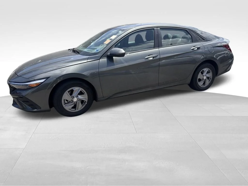 Used 2025 Gray Hyundai SE image 14