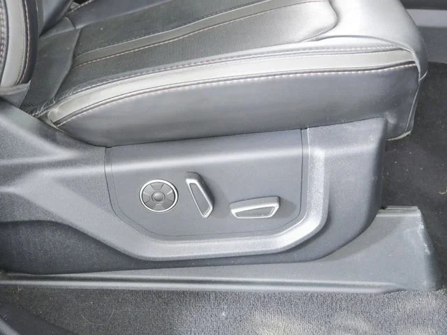 Used 2019 Black Ford Platinum image 12