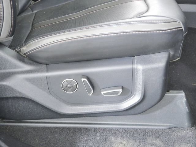 Used 2019 Black Ford Platinum image 12