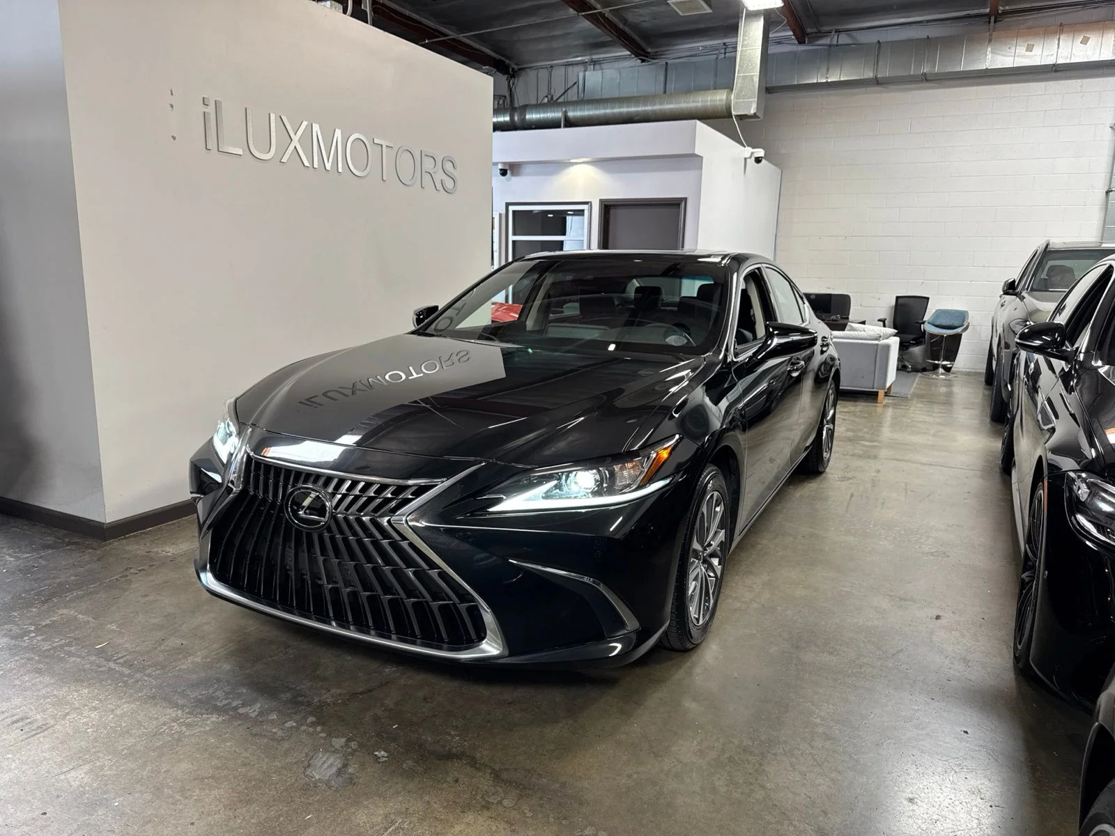 2024 Lexus ES 350 350's photo