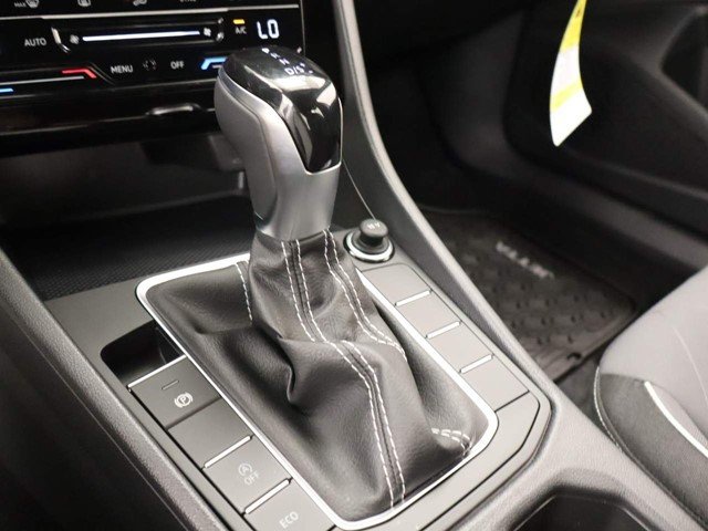 New 2026 Pure White Volkswagen 1.5T Sport image 8