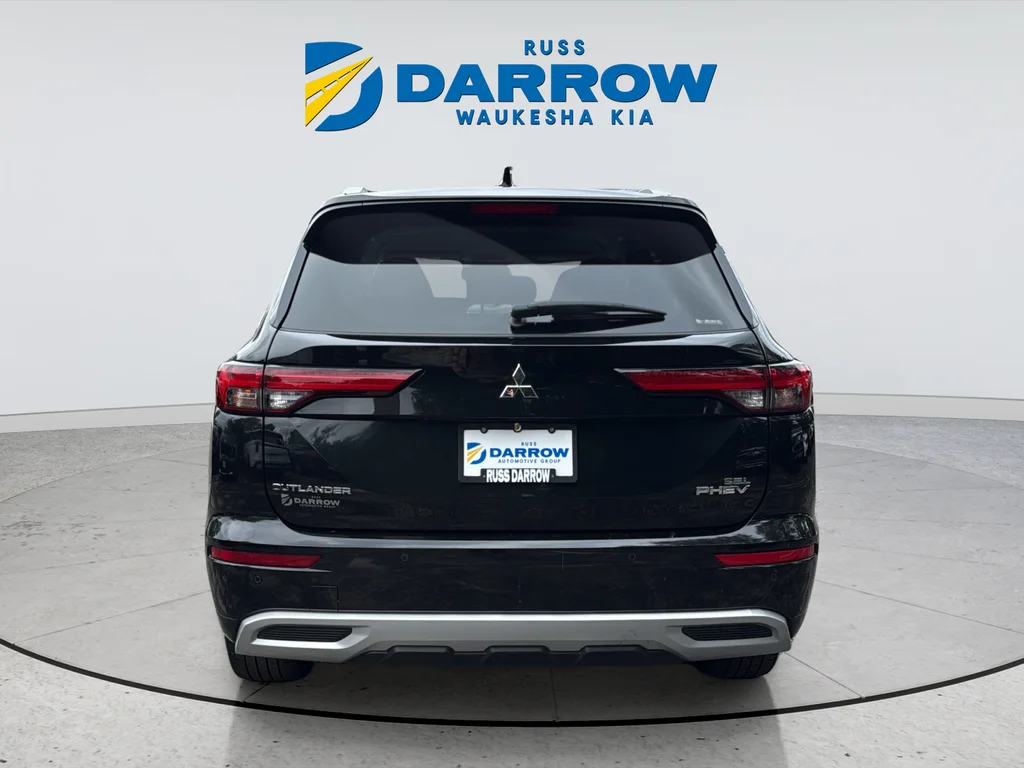 Used 2023 Black Mitsubishi SEL image 4
