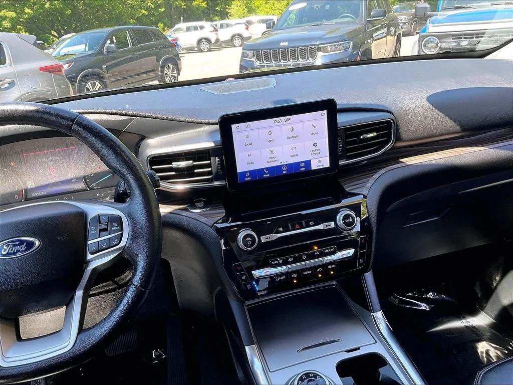Used 2022 Gray Ford Limited image 18