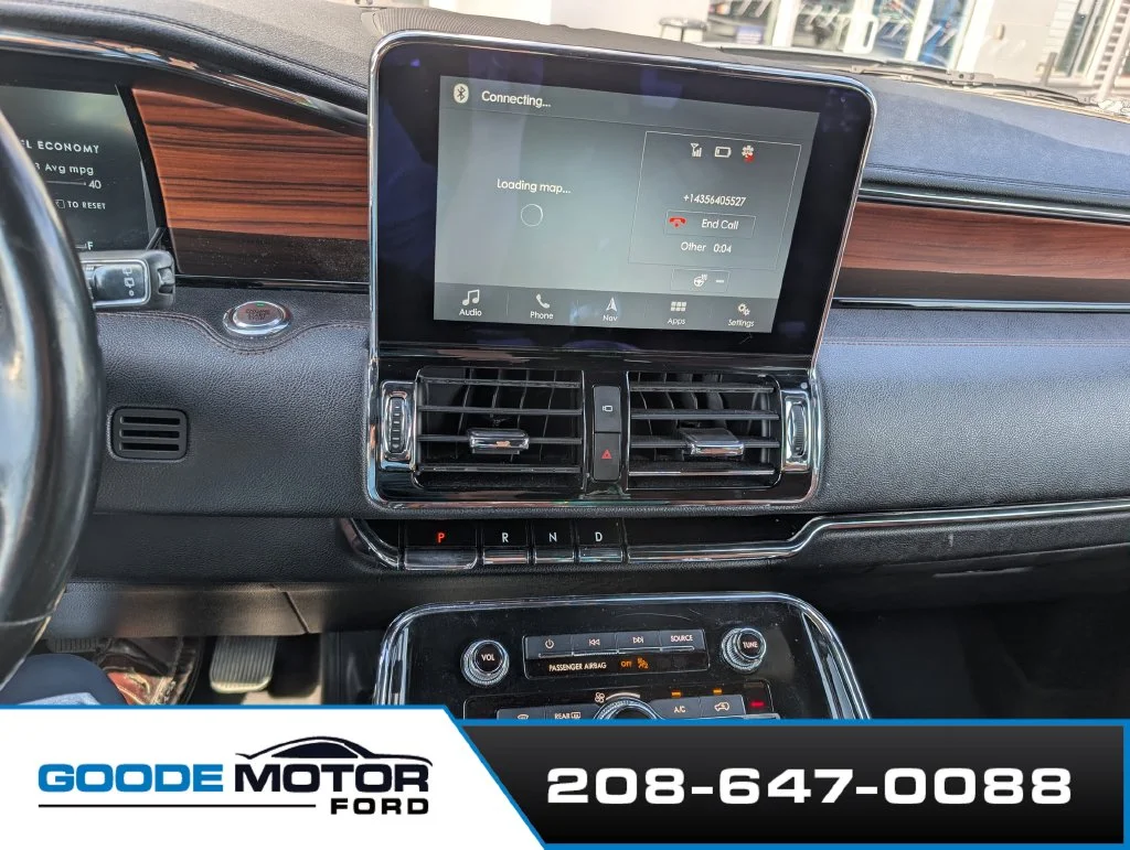 Used 2019  Lincoln Reserve image 11
