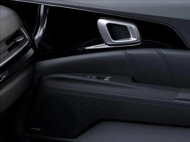 New 2026 Snow White Pearl Kia SX Prestige image 25