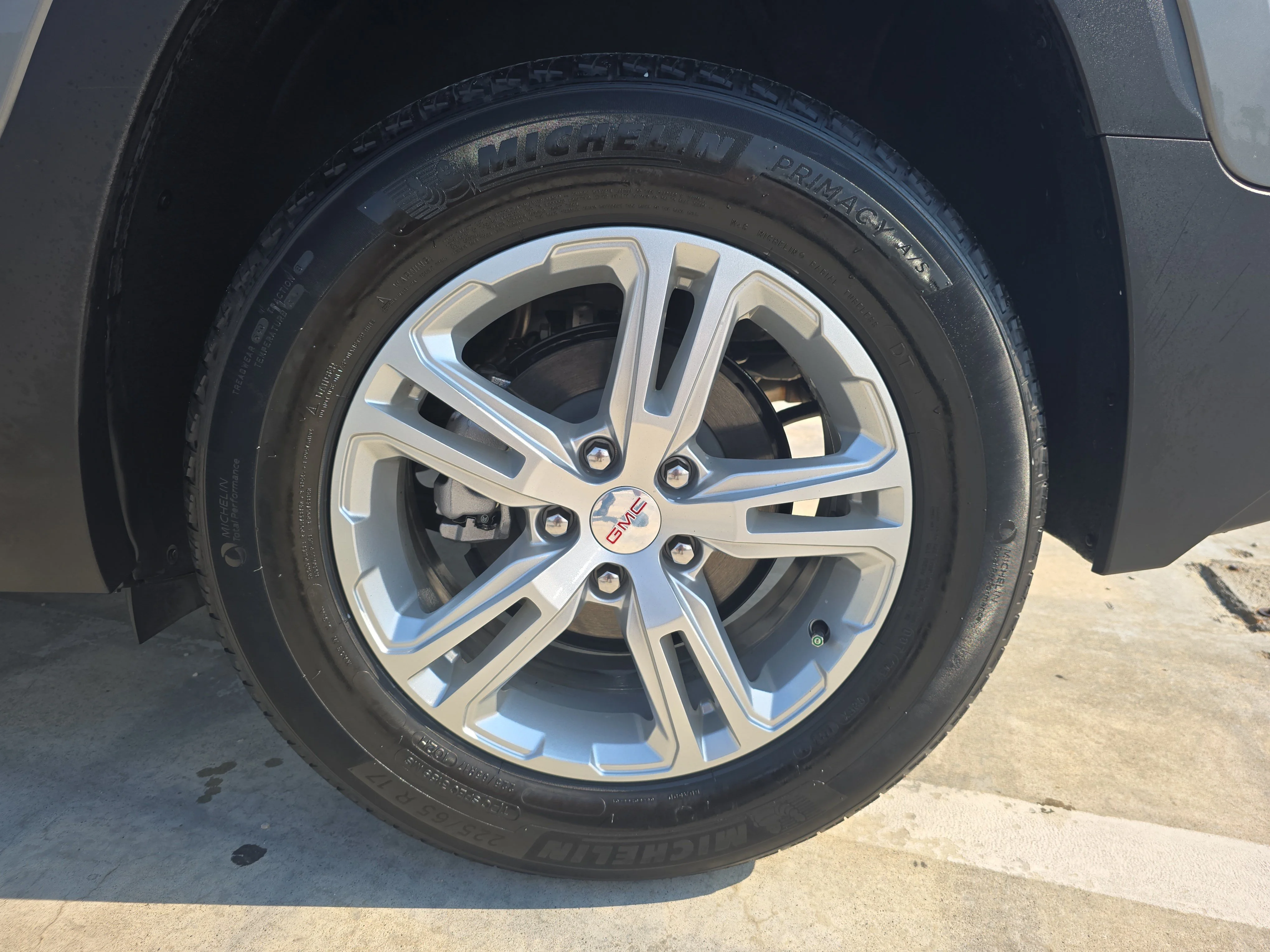 Used 2023 Sterling Metallic GMC SLE image 31