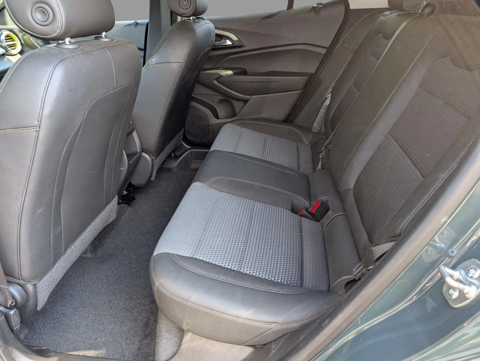 Used 2025 Cypress Gray Chevrolet LT image 32