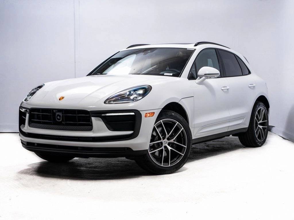2026 Porsche Macan Base