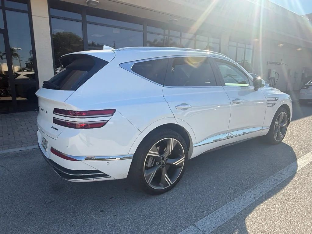 Used 2025 White Genesis 3.5T Prestige image 12