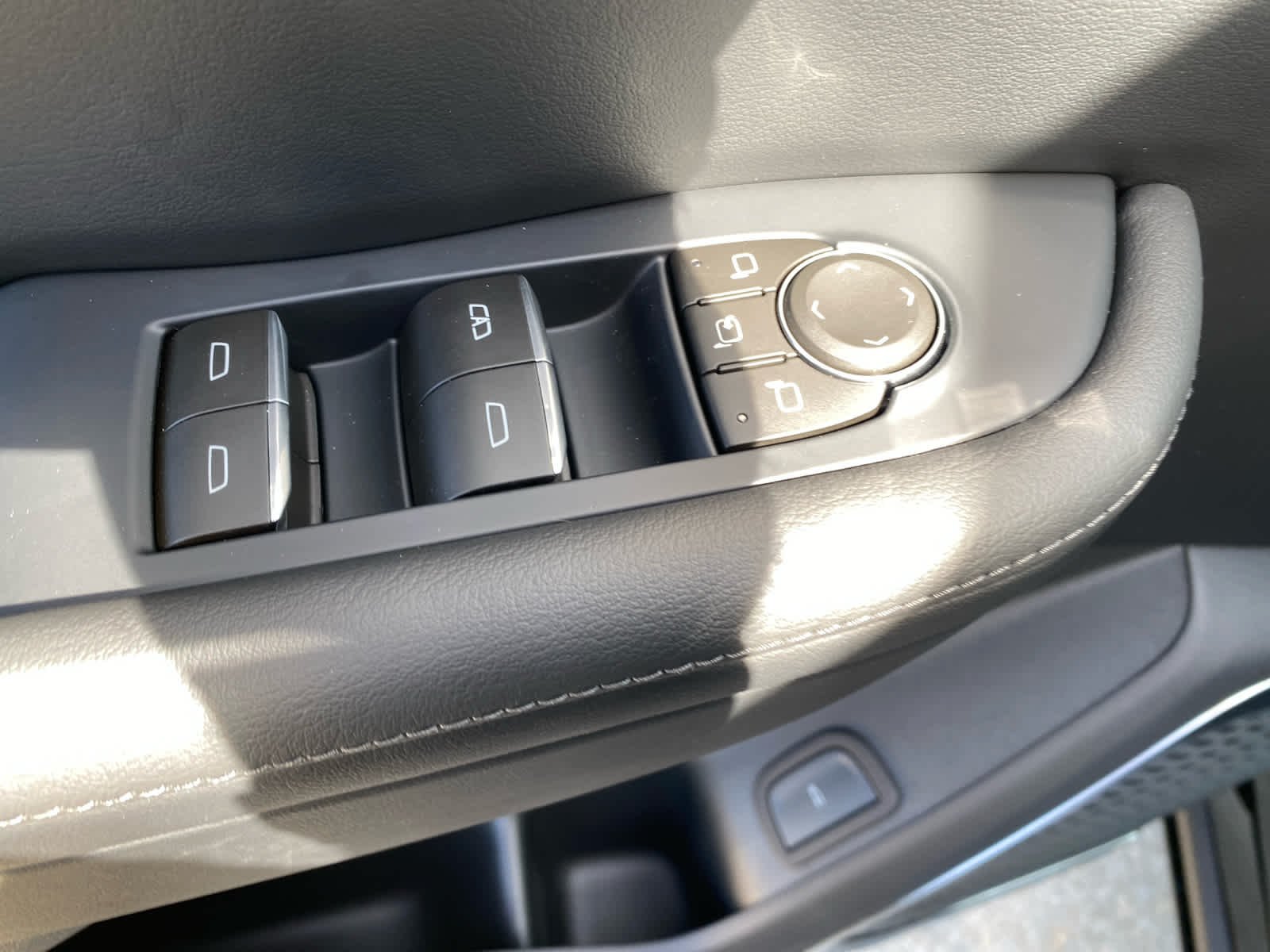 2026 Buick Enclave Avenir - Photo 8