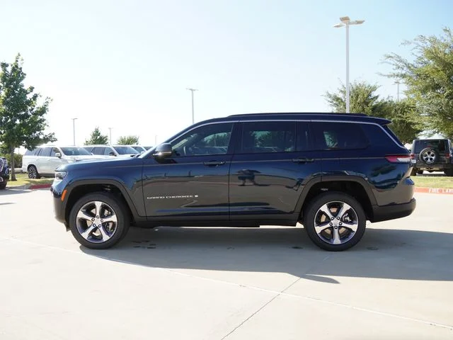 New 2026 Fathom Blue Pearl-Coat Exterior Paint Jeep Limited image 6