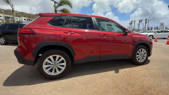 Used 2024  Toyota LE image 3