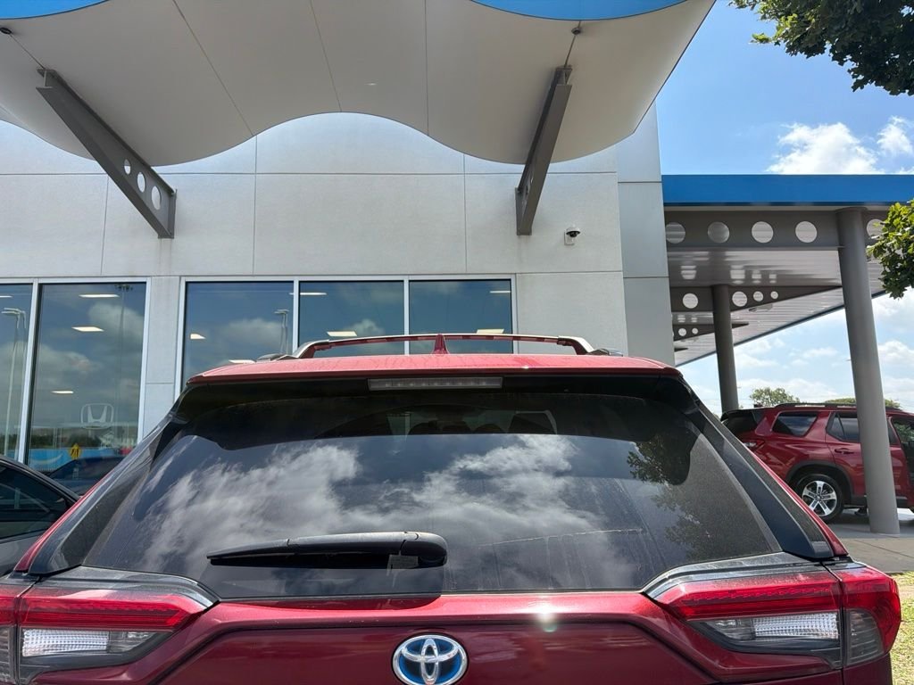 Used 2021 Pearl Toyota XLE Premium image 5