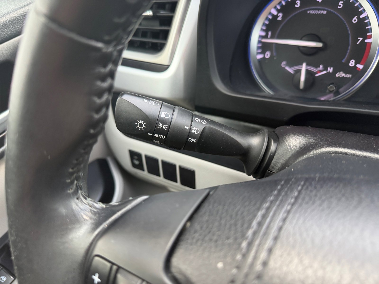 Used 2017 Blizzard Pearl Toyota XLE image 13