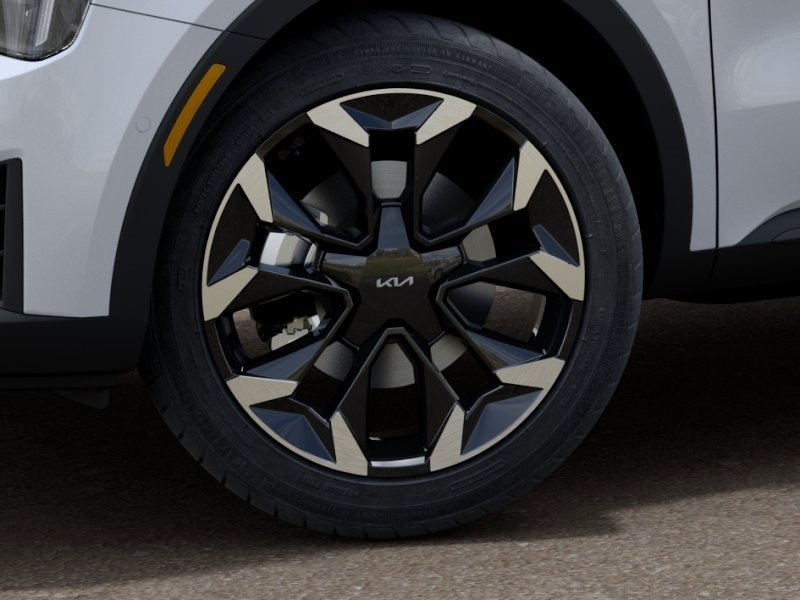 New 2026 Glacial White Pearl Kia SX image 9